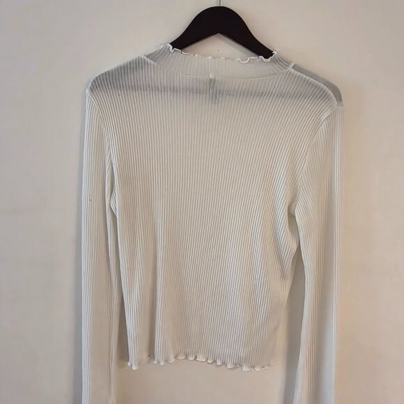 Divided by H&M Ribbed Long Sleeve Top – Size L – Never Worn - Picture 3 of 3
